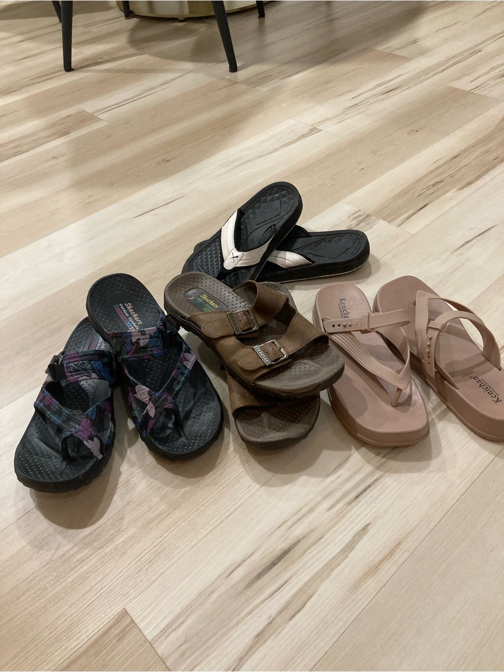 Summer sandal SALE!!!! Sketchers, WindRiver. Size 7